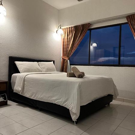 Beach Resort Home Stay Sri Sayang Apartment Batu Ferringhi 2Bedroom Ngoại thất bức ảnh