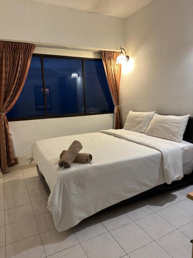 Beach Resort Home Stay Sri Sayang Apartment Batu Ferringhi 2Bedroom Ngoại thất bức ảnh